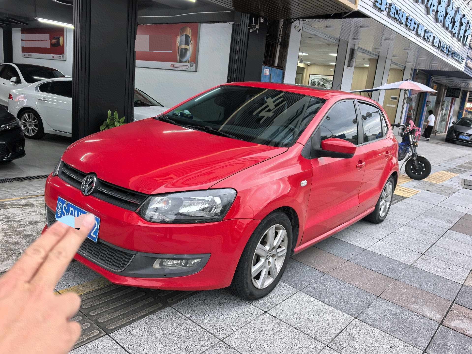 Volkswagen Polo 2011 car image 