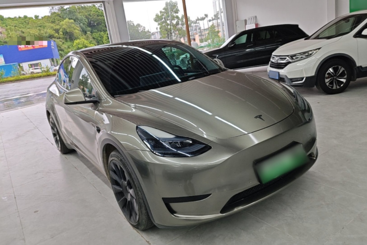 Tesla Model Y 2022 immagine di auto #4