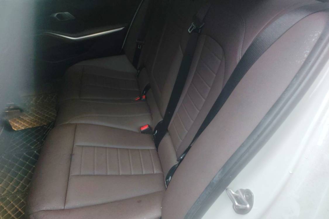 BMW 3 Series 2021 #19 BMW 3 Series 2021 صورة سيارة #19