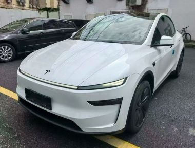Tesla Model Y 2026 car image 