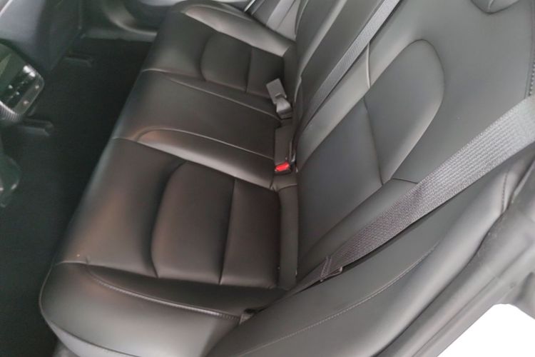 Tesla Model 3 2020 car image #17