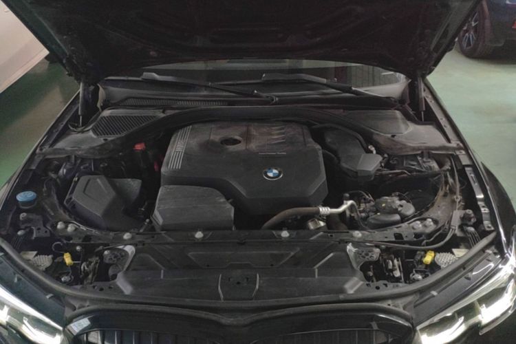 BMW 3 Series 2022 car image #20