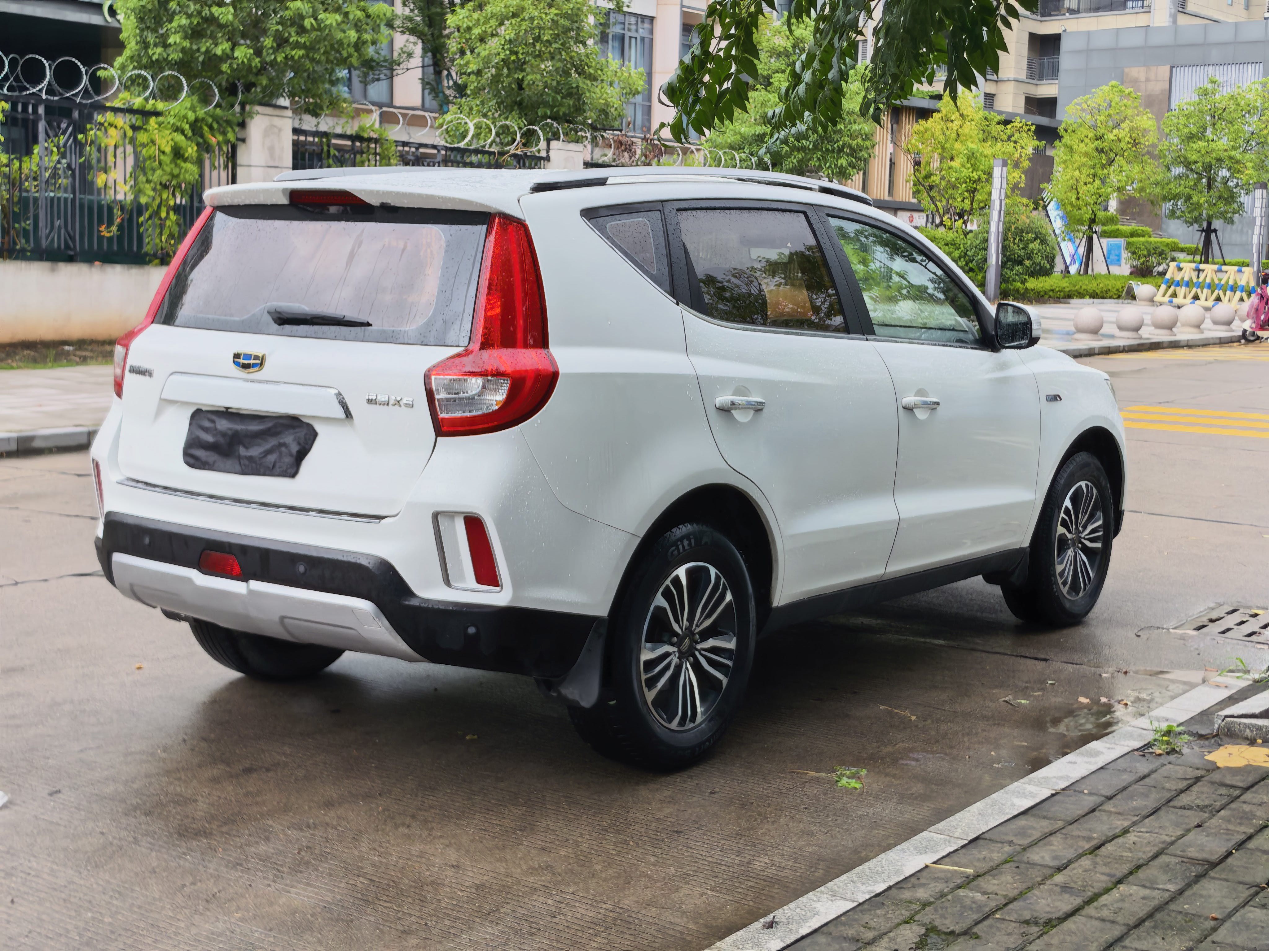 GEELY Vision X6 2017 car image #9