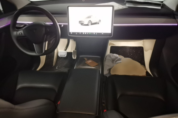 Tesla Model Y 2024 #10 Tesla Model Y 2024 car image #10