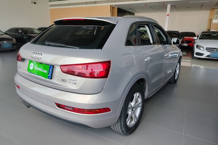 Audi Q3 2018 immagine di auto #7