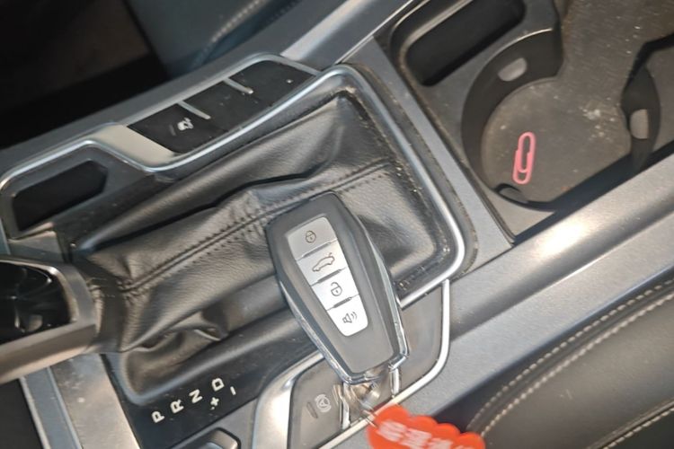 GEELY Emgrand 2019 صورة سيارة #9