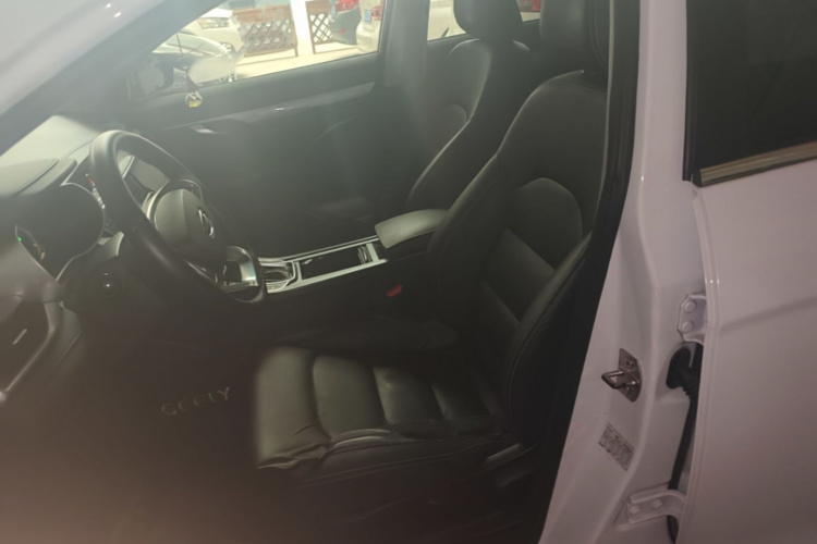 GEELY Emgrand 2019 #15 GEELY Emgrand 2019 car image #15