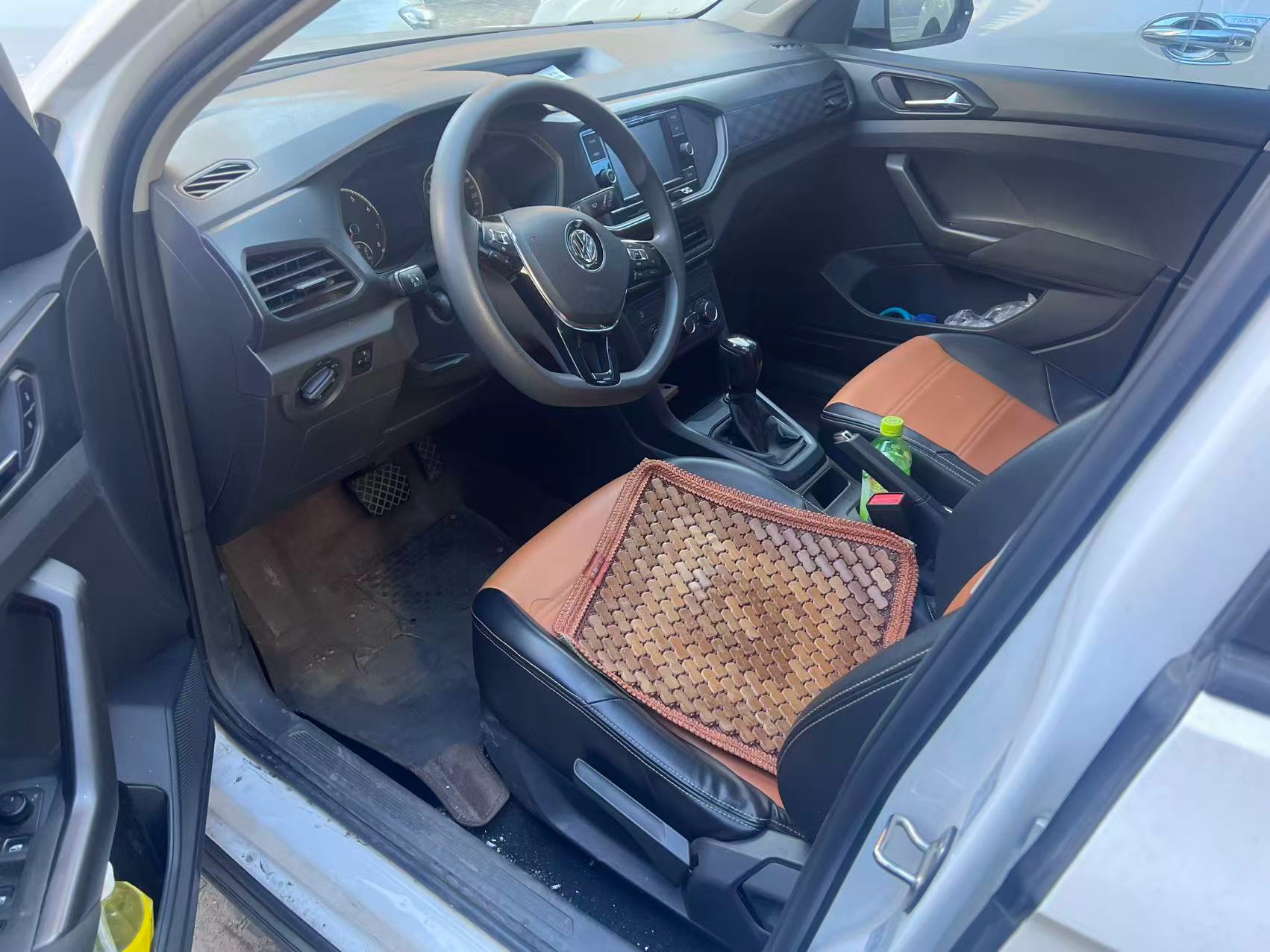 Volkswagen T-Cross 2020 car image #5