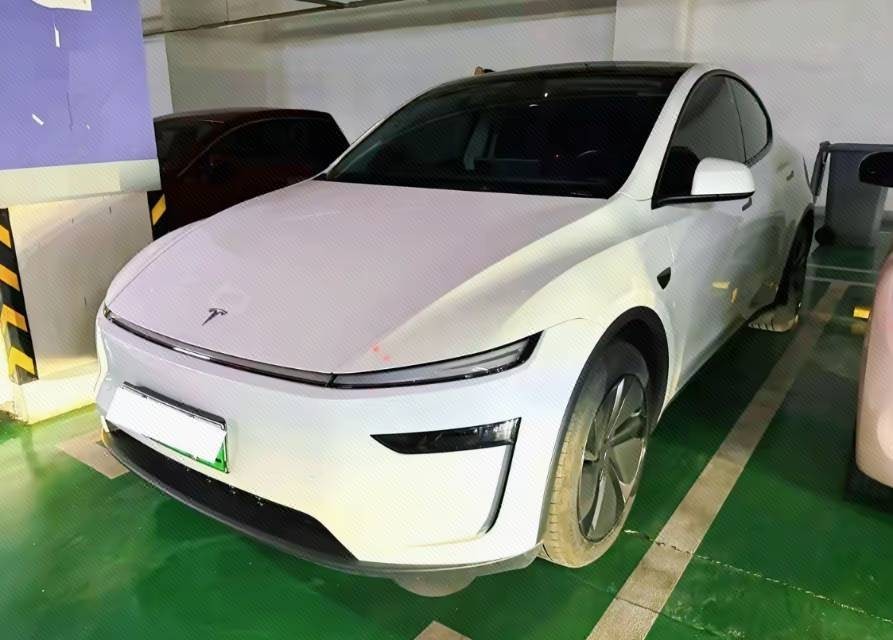 Tesla Model Y 2025 Tesla Model Y 2025 car image