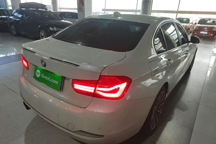 BMW 3 Series 2019 car image #7