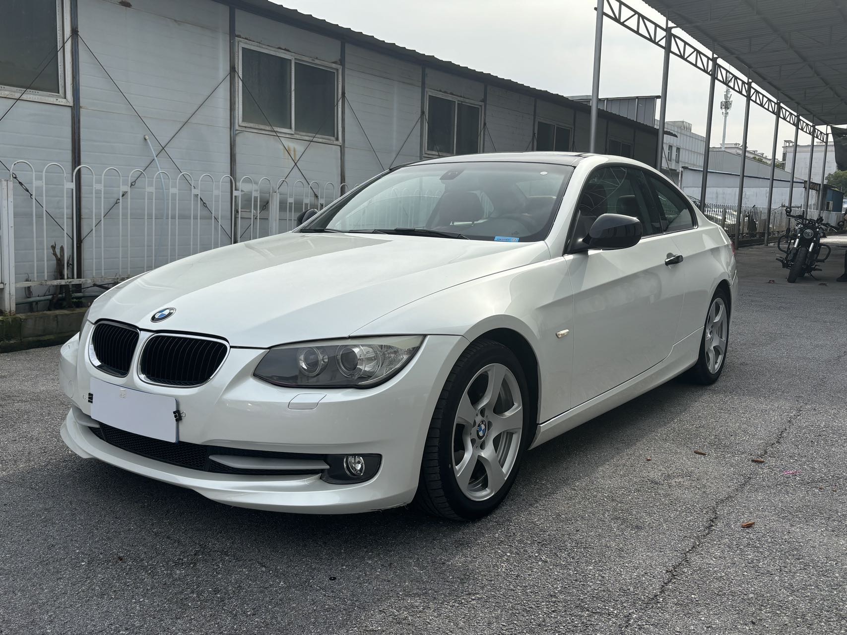 BMW 3 Series (Imported) 2012 car image 