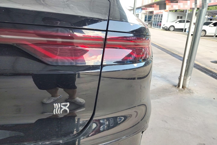BYD Han 2023 car image #8