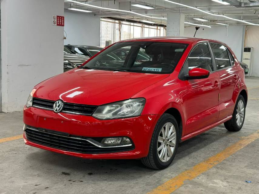 Volkswagen Polo 2015 Volkswagen Polo 2015 car image