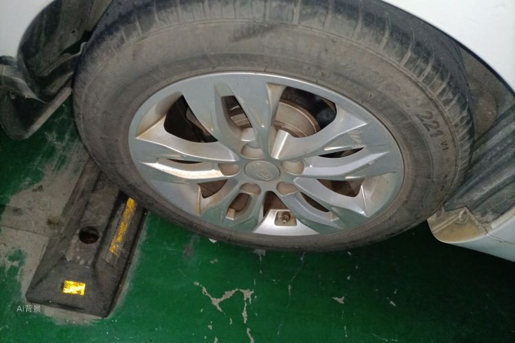 GEELY Emgrand 2016 car image #9