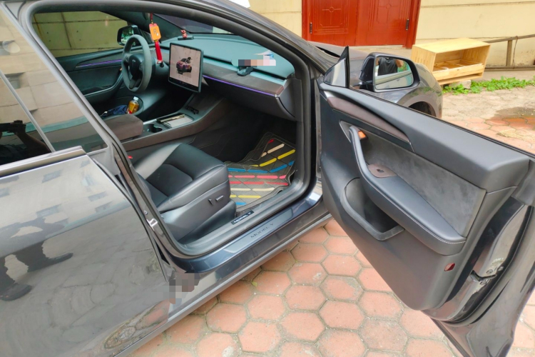 Tesla Model Y 2024 #21 Tesla Model Y 2024 immagine di auto #21