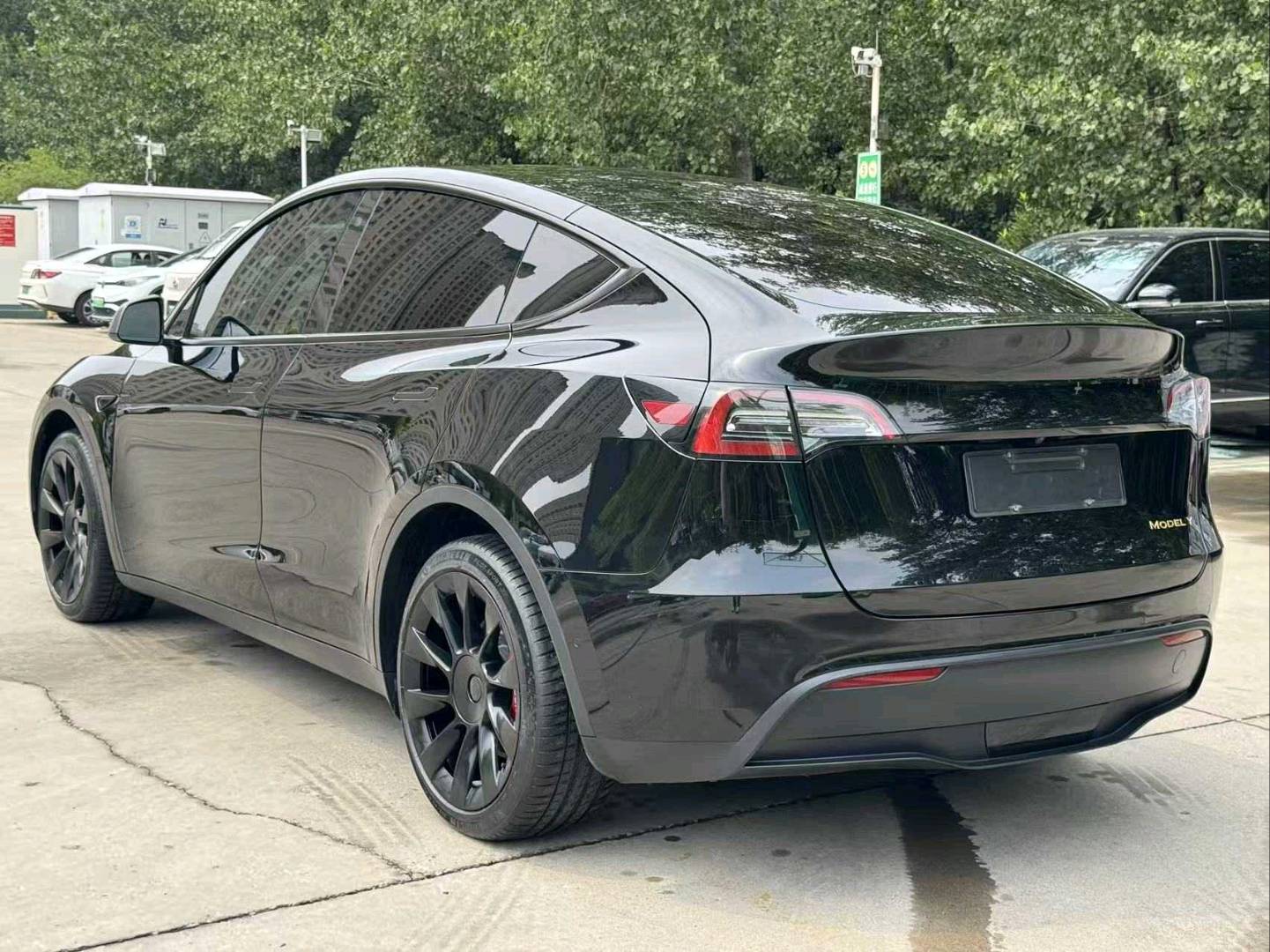 Tesla Model Y 2021 #7 Tesla Model Y 2021 car image #7