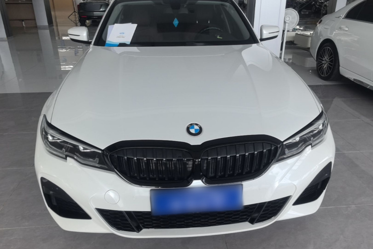 BMW 3 Series 2022 car image #3