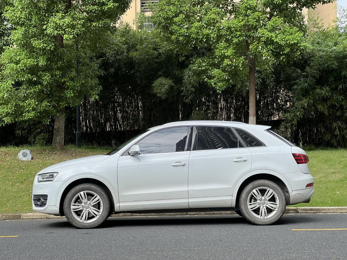 Audi Q3 2015 car image #3