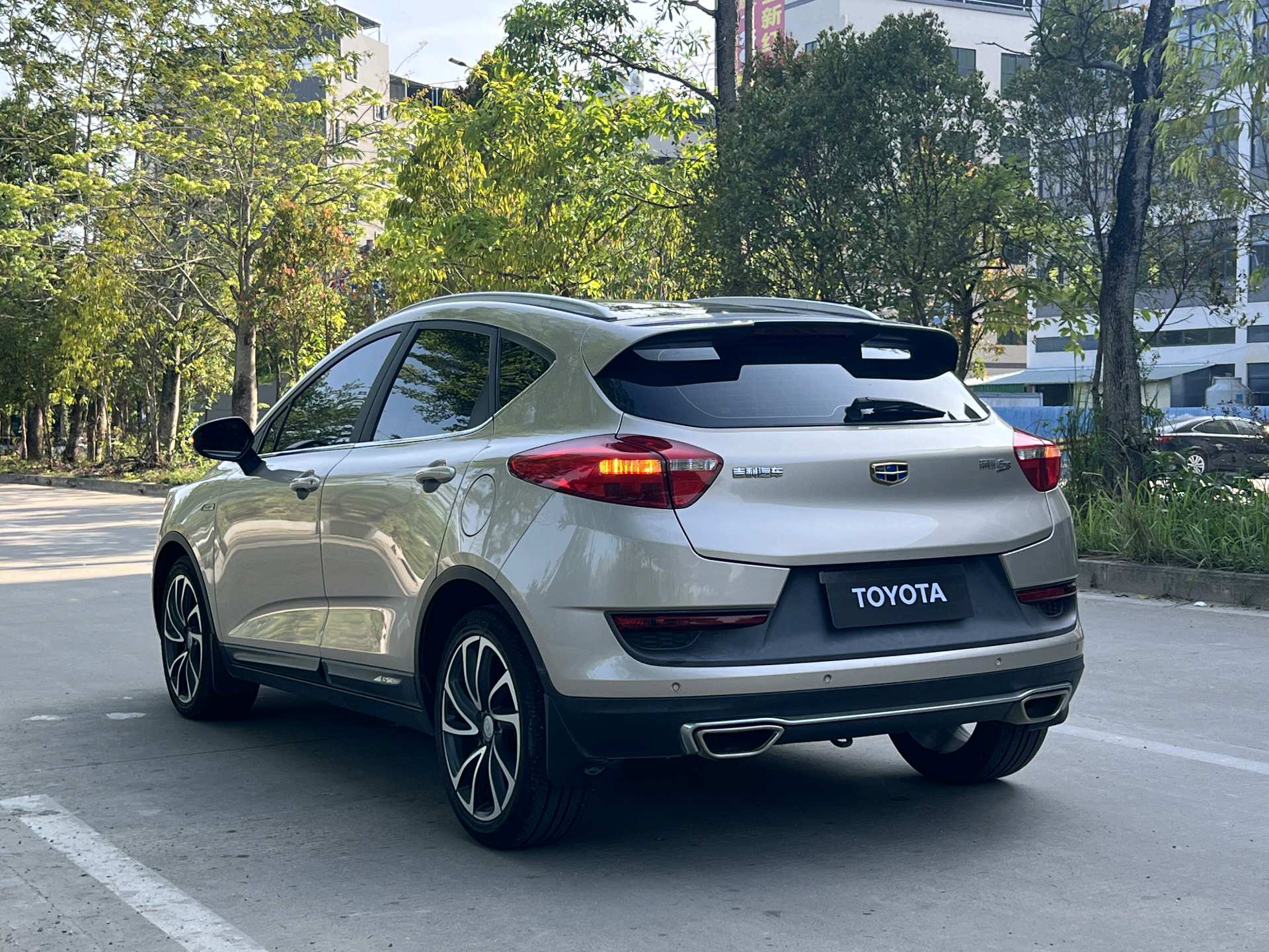 GEELY Emgrand GS 2018 car image #6