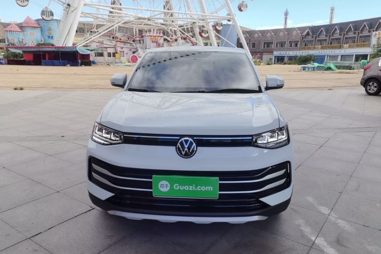Volkswagen Tharu 2025 car image #3