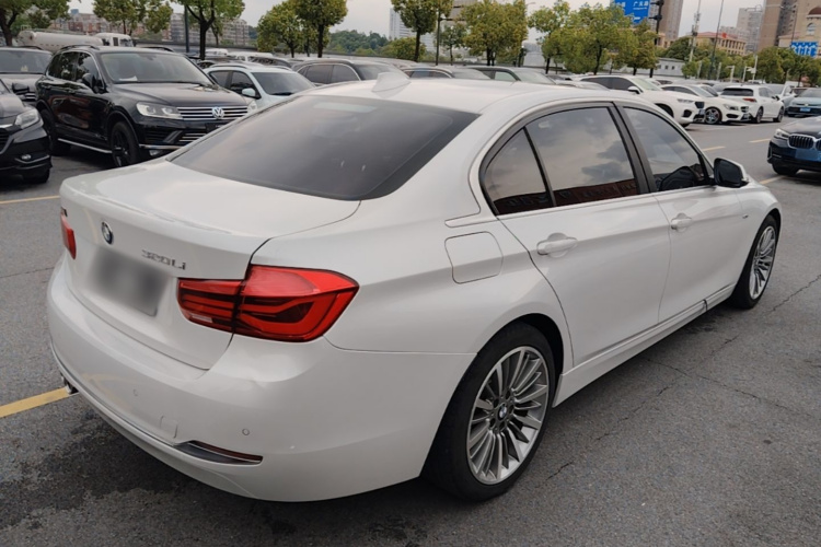 BMW 3 Series 2019 #7 BMW 3 Series 2019 car image #7