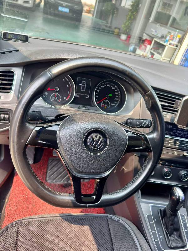 Volkswagen Golf 2014 car image #4