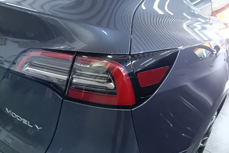 Tesla Model Y 2021 #8 Tesla Model Y 2021 car image #8