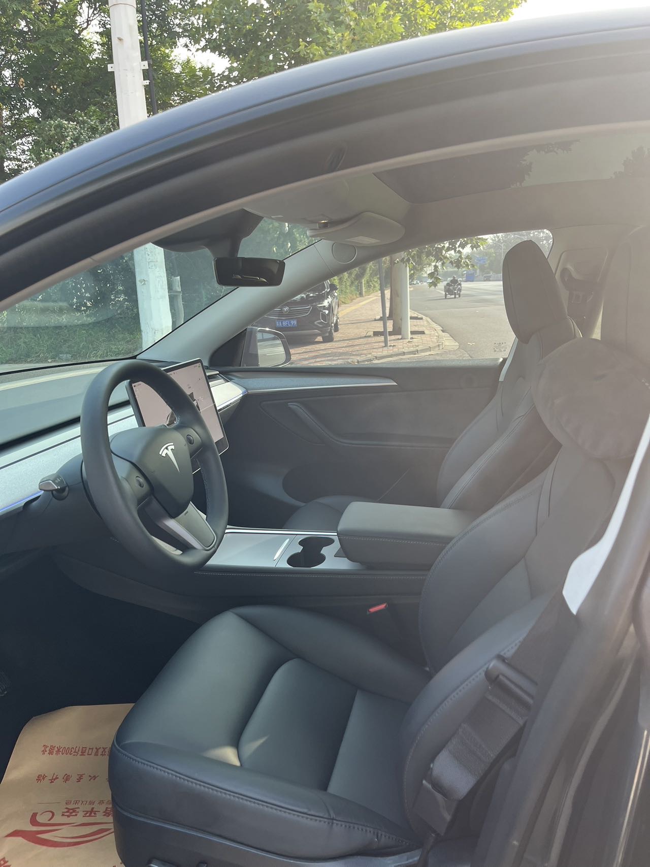 Tesla Model Y 2024 #7 Tesla Model Y 2024 car image #7