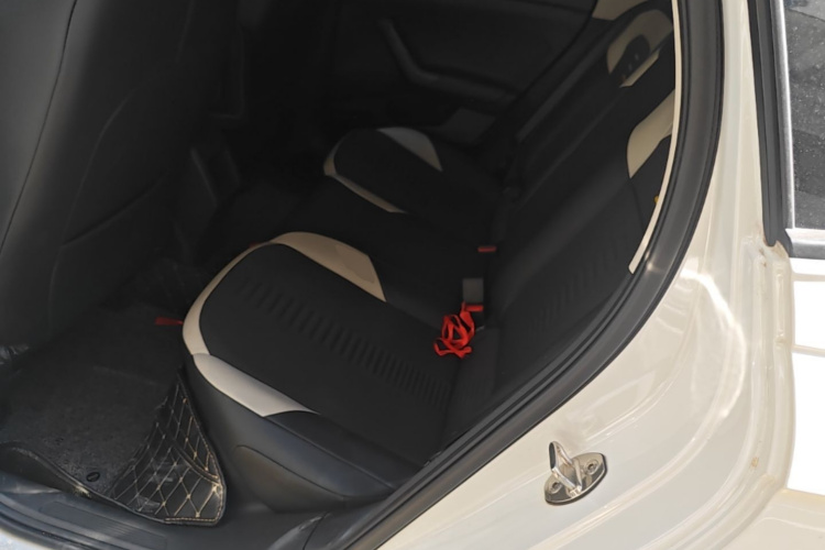 Volkswagen Polo 2021 car image #17