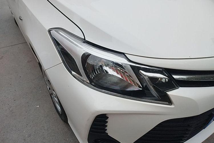 Toyota Vios 2022 imagen de coche #8
