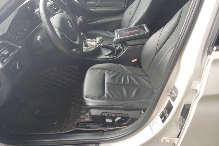 BMW 3 Series 2016 car image #15