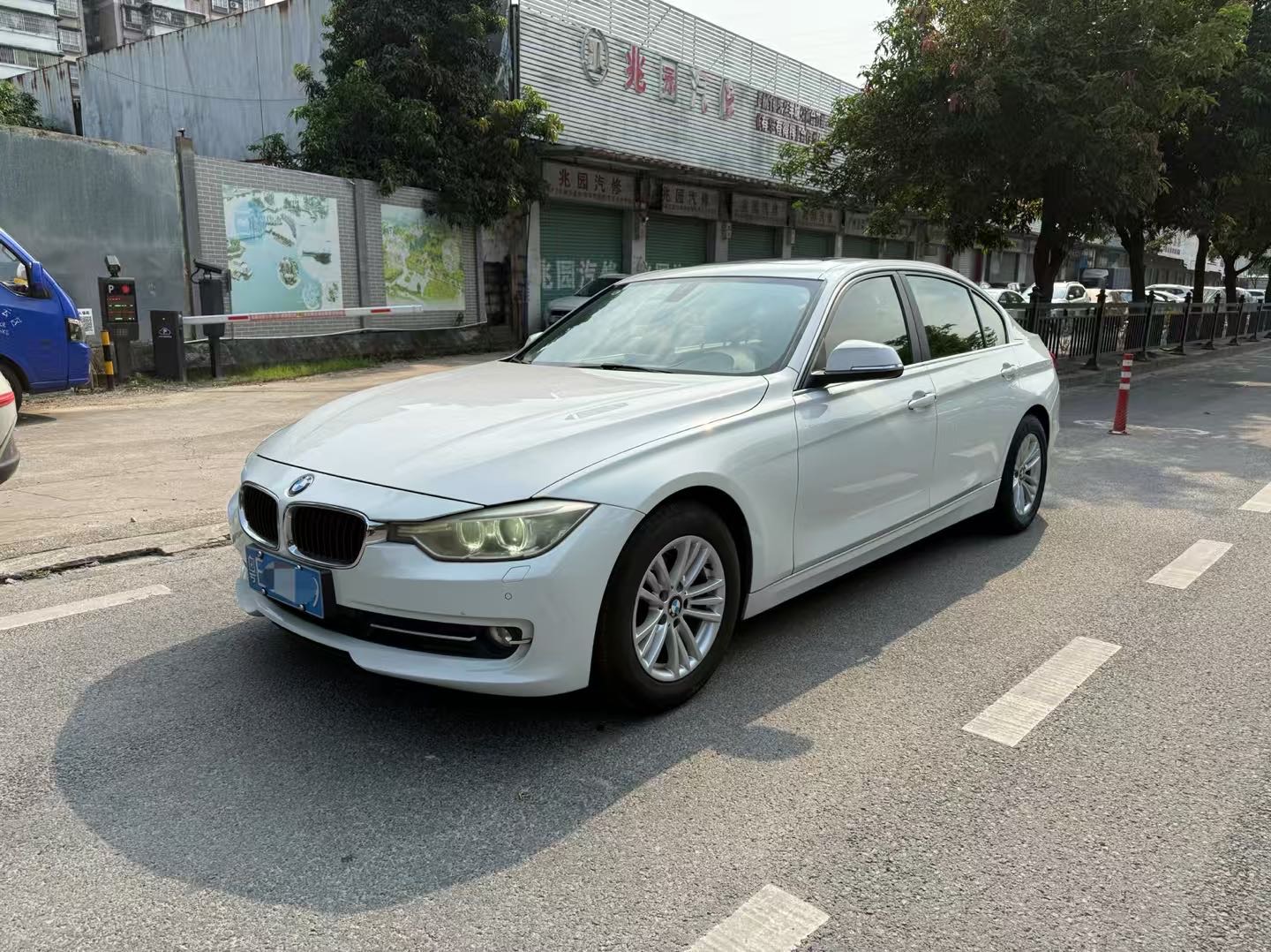 BMW 3 Series 2015 BMW 3 Series 2015 car image