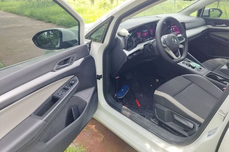 Volkswagen Golf 2022 car image #16