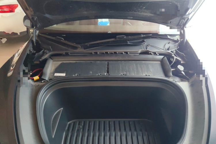 Tesla Model Y 2024 car image #18