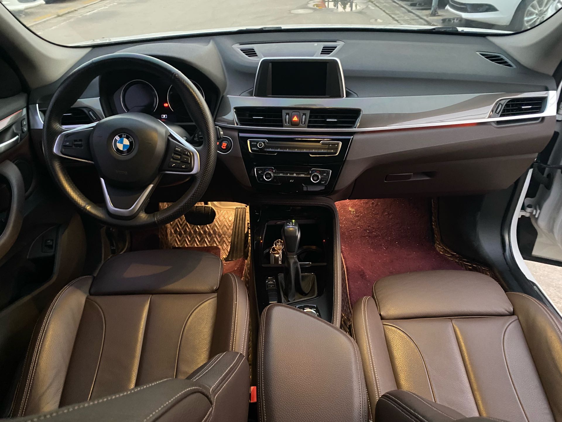 2019 immagine di auto #6