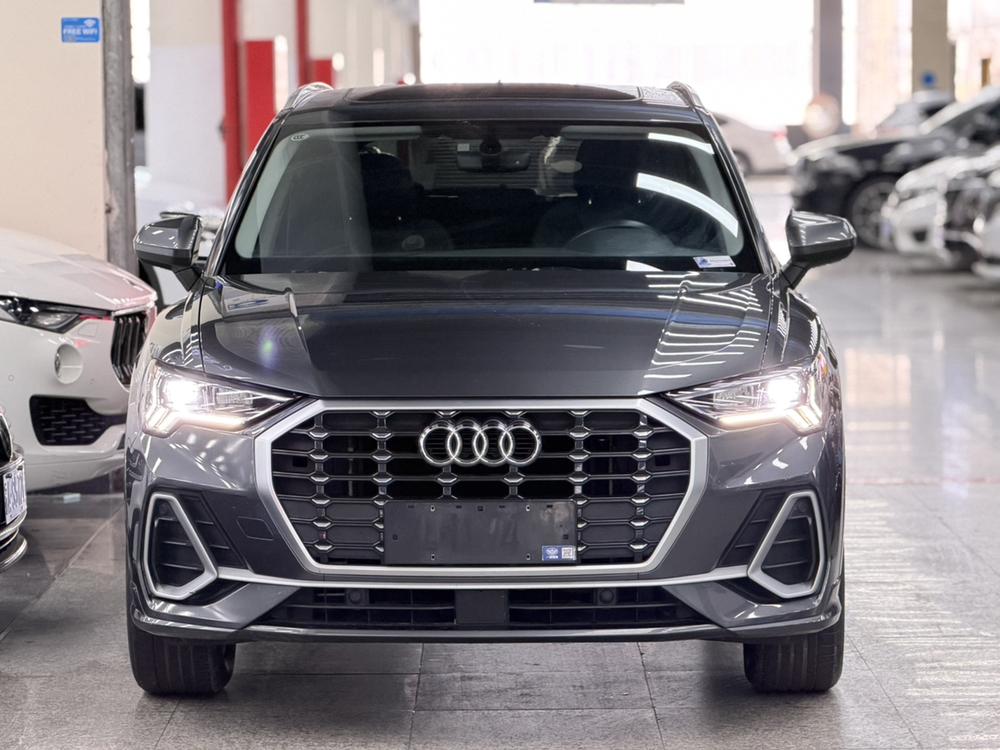 Audi Q3 2023 immagine di auto #2