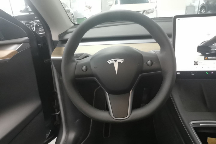 Tesla Model Y 2022 #11 Tesla Model Y 2022 car image #11