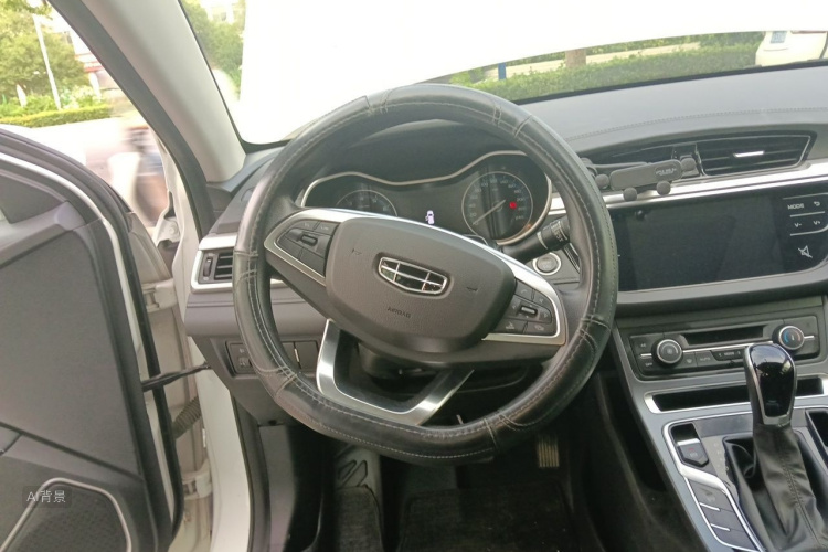GEELY Emgrand 2020 car image #12