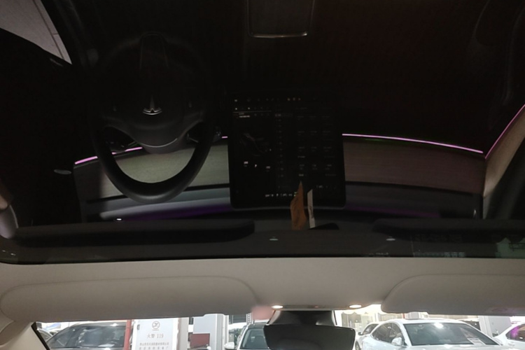 Tesla Model 3 2022 car image #18