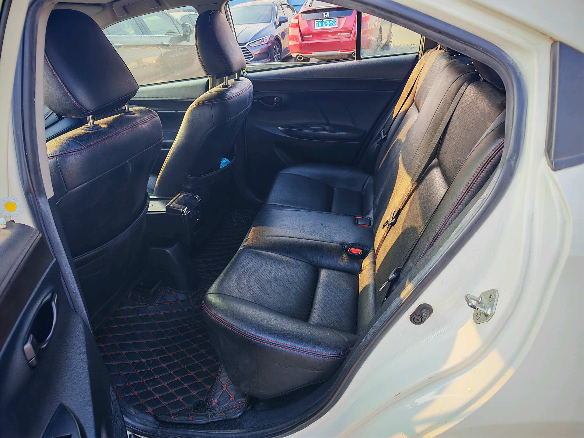 Toyota Vios 2015 imagen de coche #6