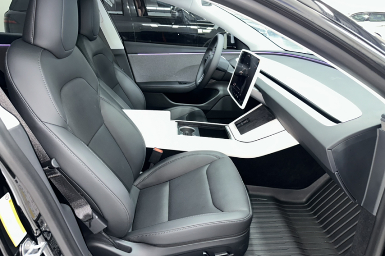 Tesla Model 3 2026 car image #14