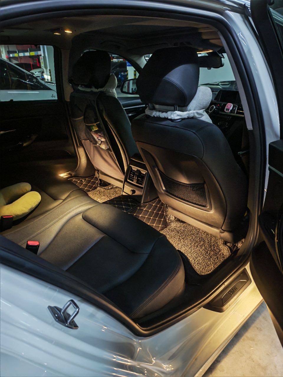 BMW 3 Series 2017 #4 BMW 3 Series 2017 car image #4
