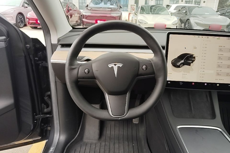 Tesla Model Y 2022 #11 Tesla Model Y 2022 car image #11