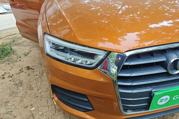 Audi Q3 2018 car image #8