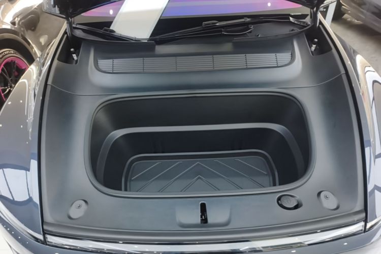 Tesla Model Y 2025 #20 Tesla Model Y 2025 car image #20