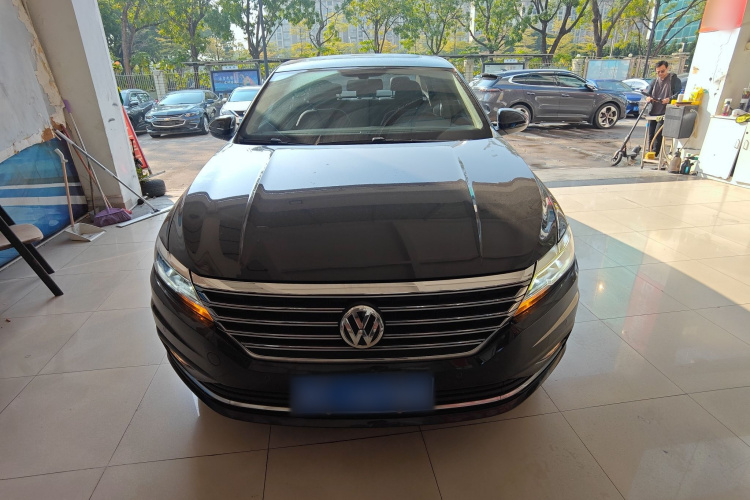 Volkswagen Lavida 2018 car image #3