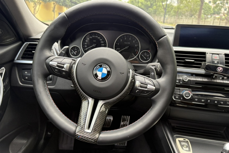 BMW 3 Series 2017 car image #14