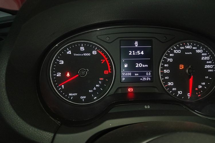 Audi A3 2018 immagine di auto #12
