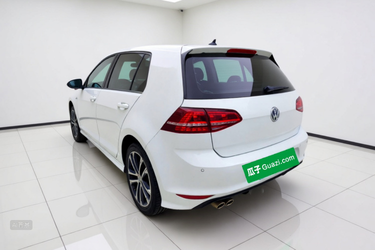 Volkswagen Golf 2018 car image #5