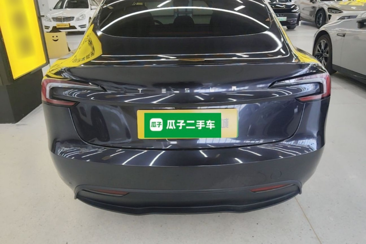 Tesla Model 3 2023 car image #4